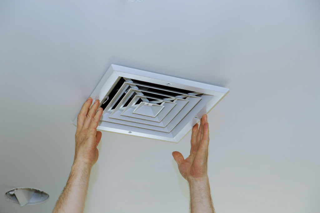 Installez une VMC pour ventilation efficace et prévention de l'humidité.