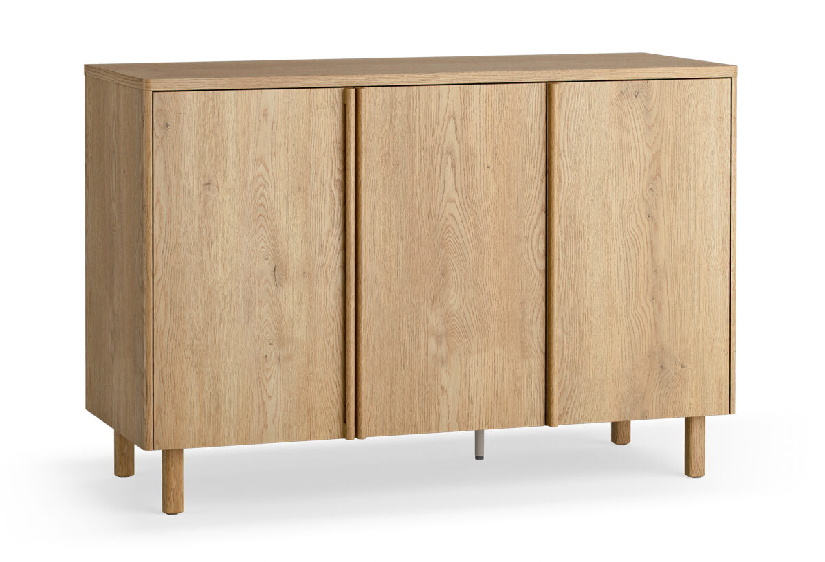4024242 – Dresser 3-door Well oak