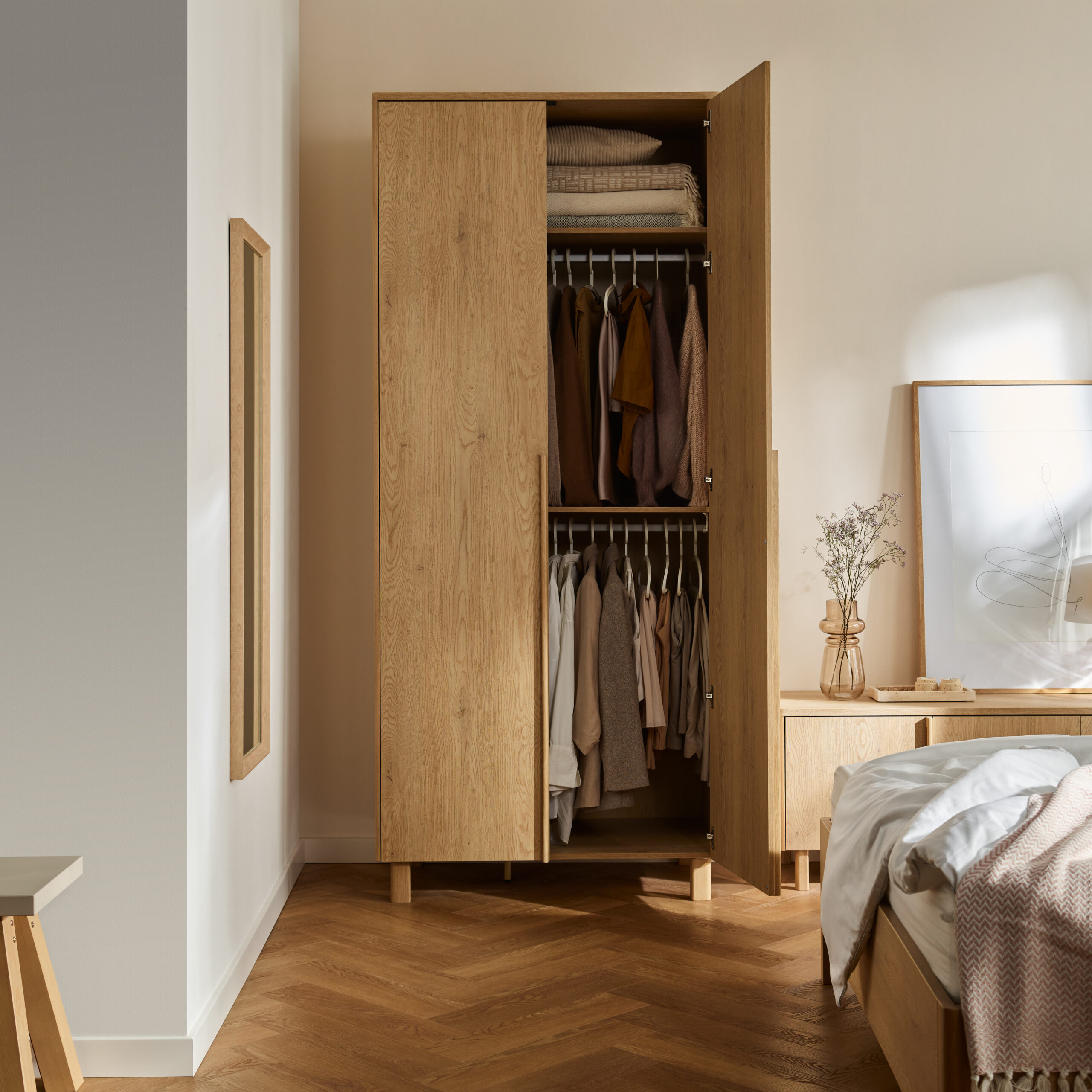 Armoire 2 portes avec penderie chêne - JADE offrant un grand espace de rangement