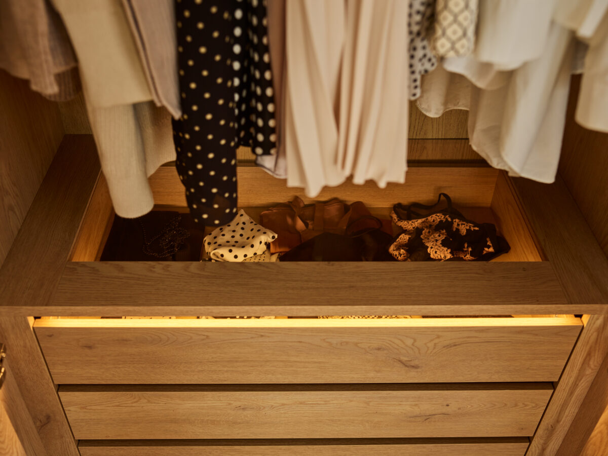 arrangements 3 – wardrobe.