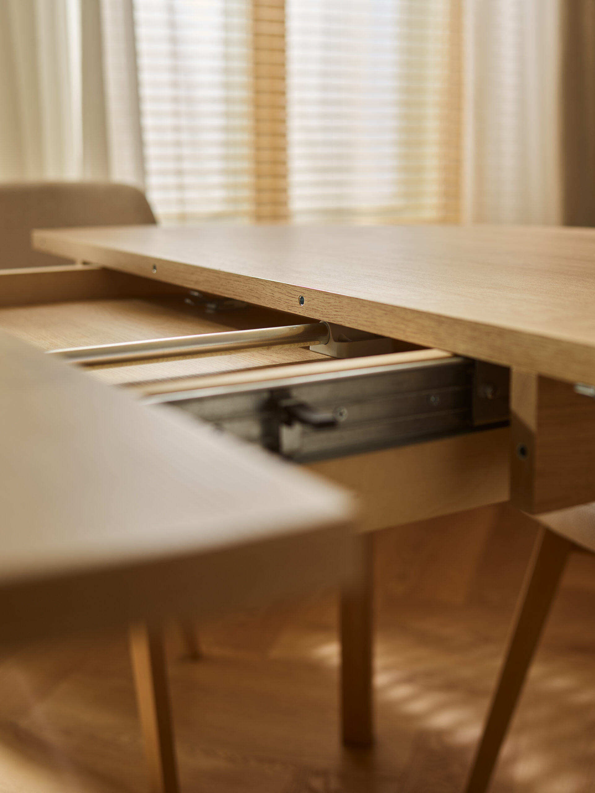 Rallonges de la table à manger rectangulaire extensible JADE