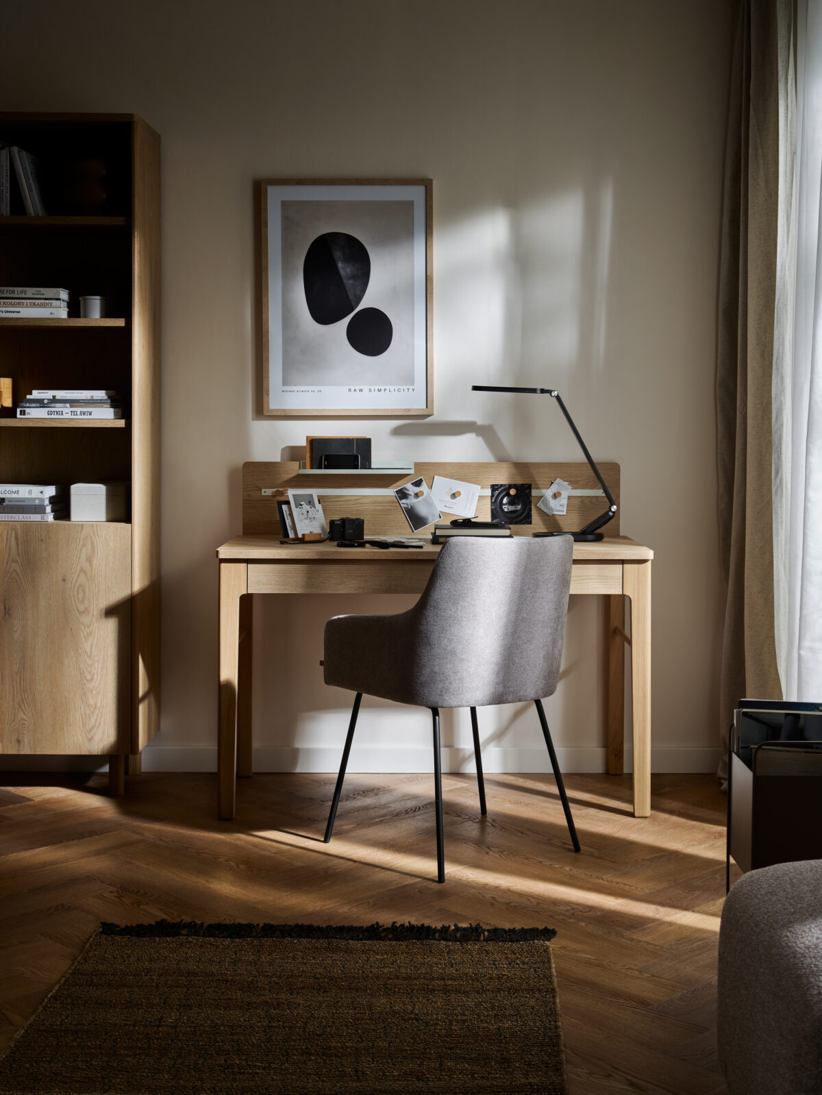 Optez pour le bureau 2 tiroirs 123 cm chêne - JADE pour un espace de travail tendance et ordonné
