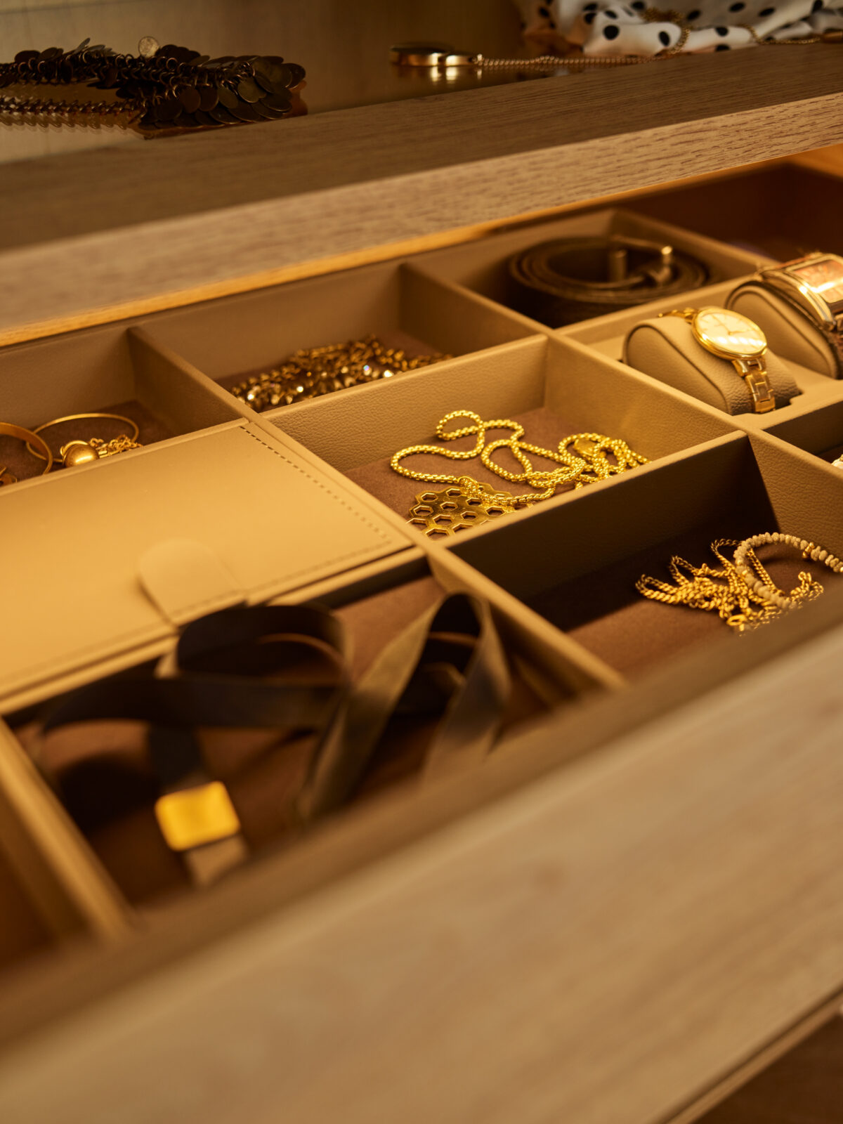 arrangements 5 – wardrobe.