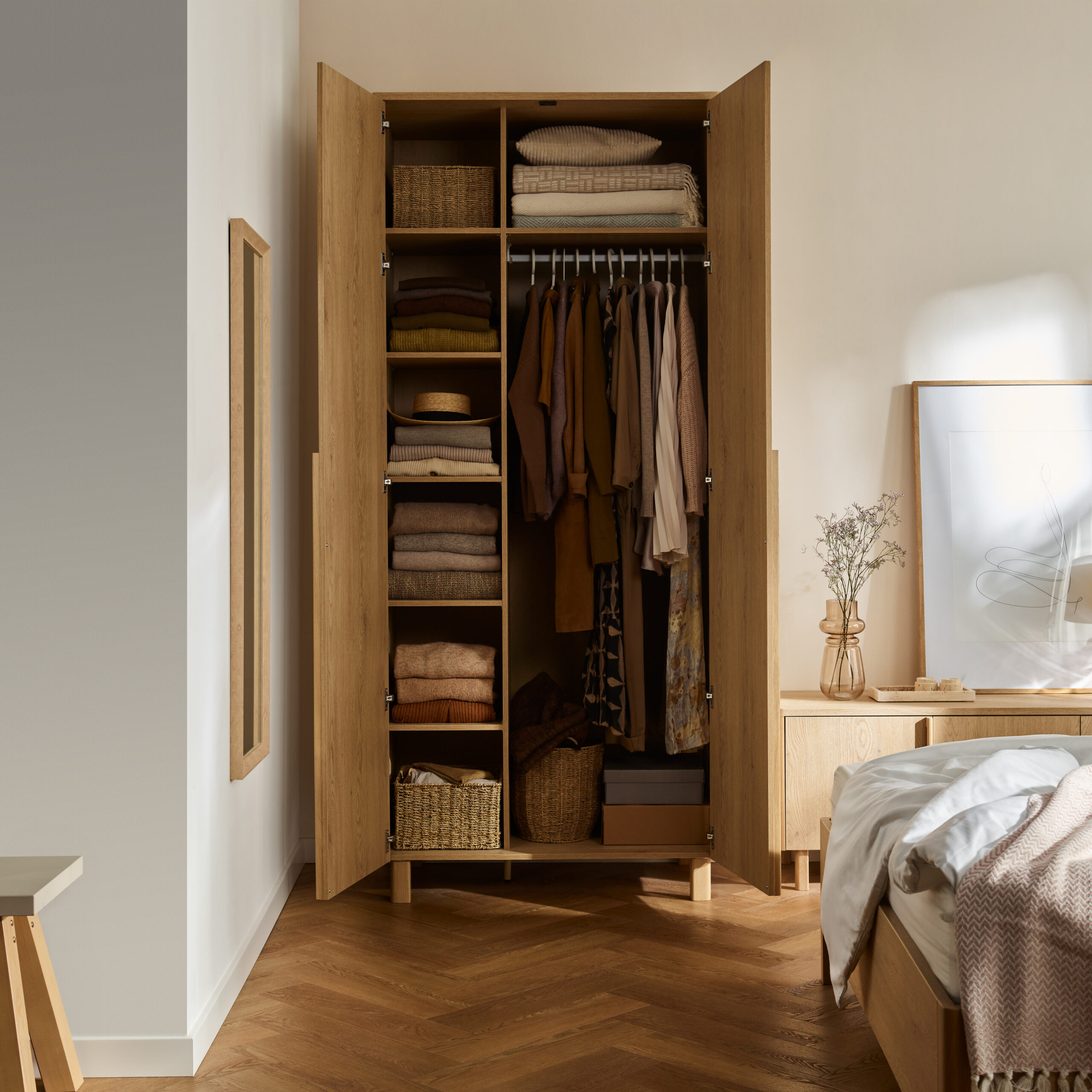 Armoire 2 portes avec penderie et étagère JADE pour une organisation optimale